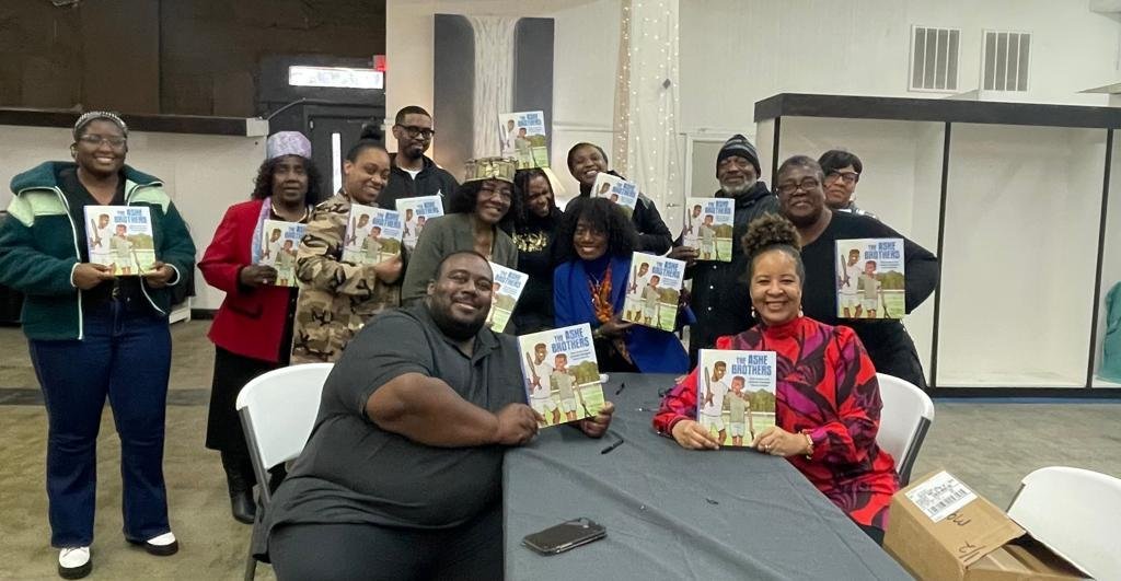 Judy Allen Dodson with her audience
